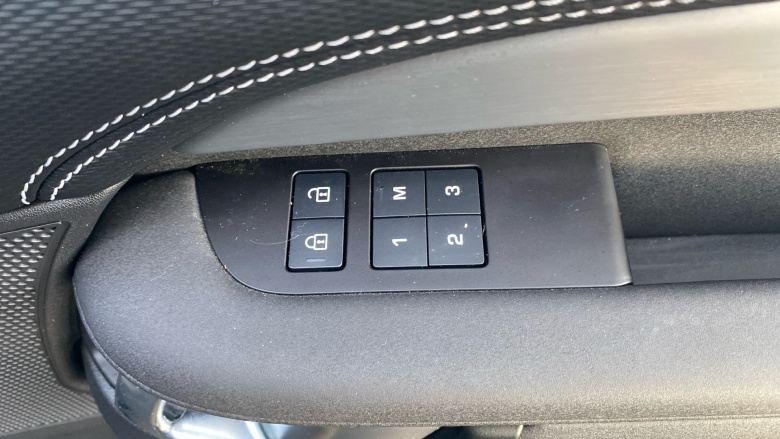 Land Rover Discovery Diesel 3.0 D300 R-Dynamic SE Commercial Auto